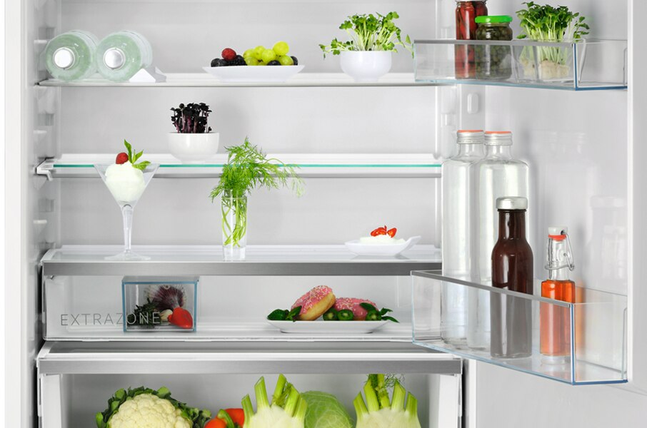 KEEP FOOD FROST-FREE AND FRESH