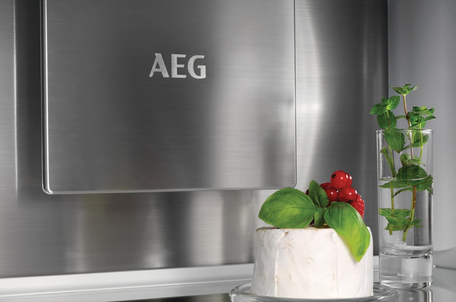 KEEP FOOD FROST-FREE AND FRESH