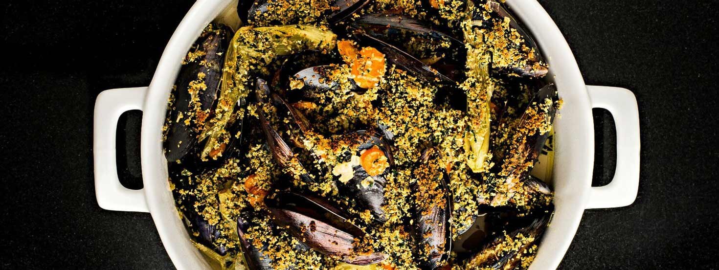 BAKED GARLIC MUSSELS WITH FENNEL, SHERRY AND GARLIC