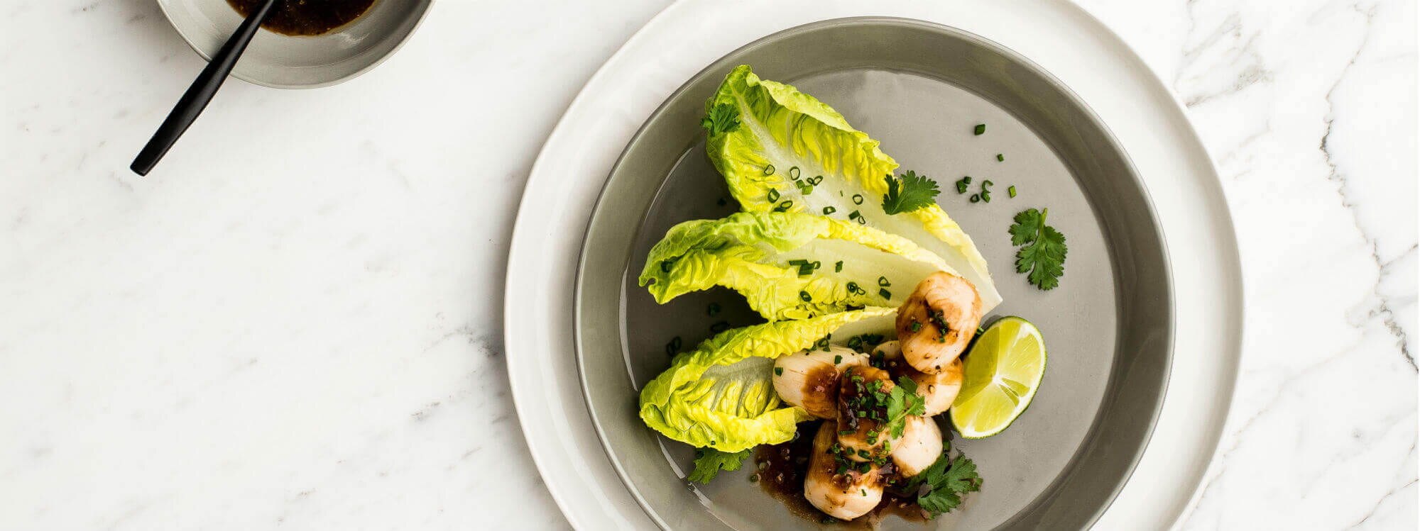 STEAMED SCALLOPS WITH A WASABI AND LIME DRESSING