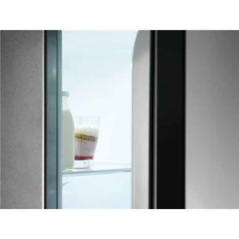 Fridges-SKE81821DC-34141