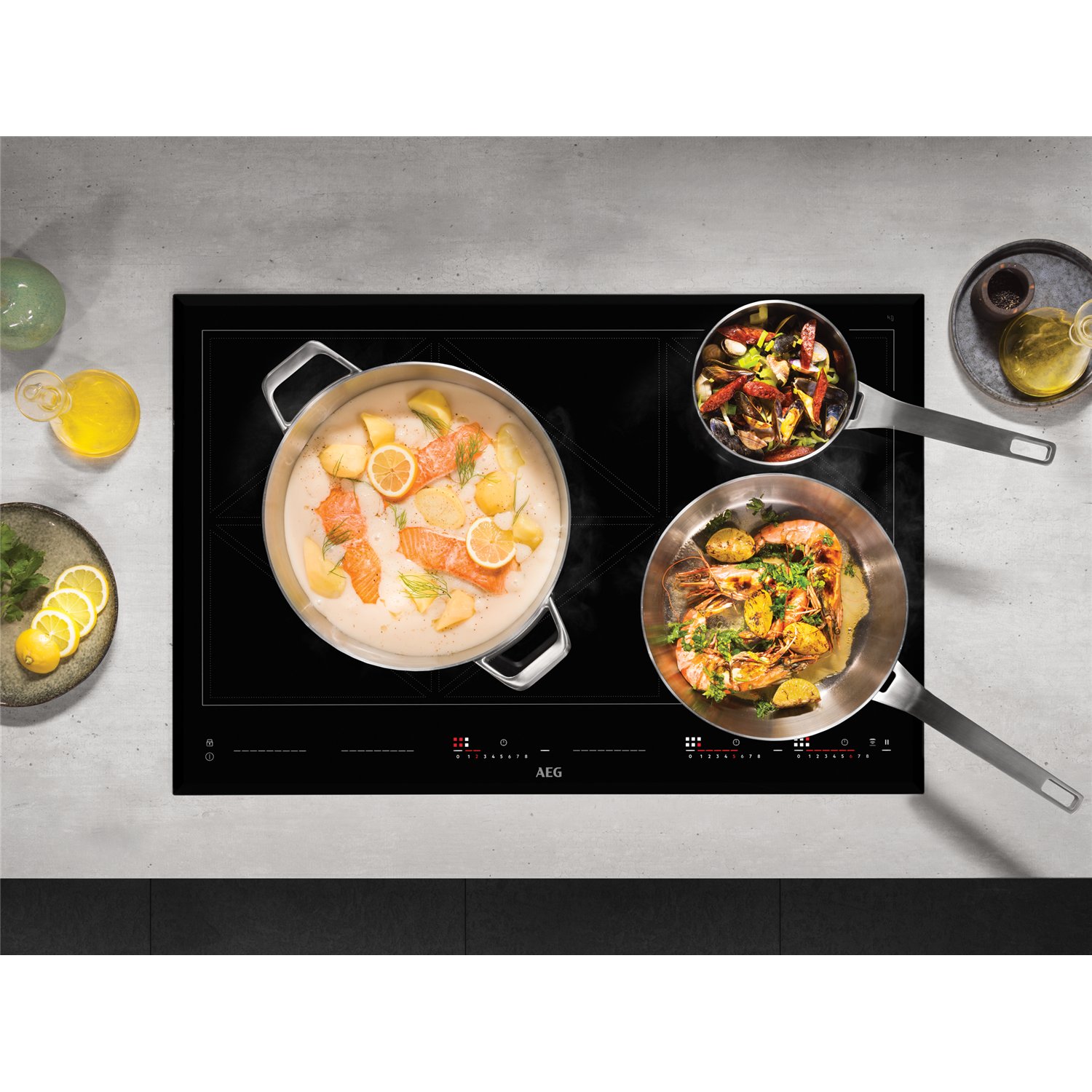 80CM TOTALFLEX INDUCTION COOKTOP - IKK86681FB | AEG